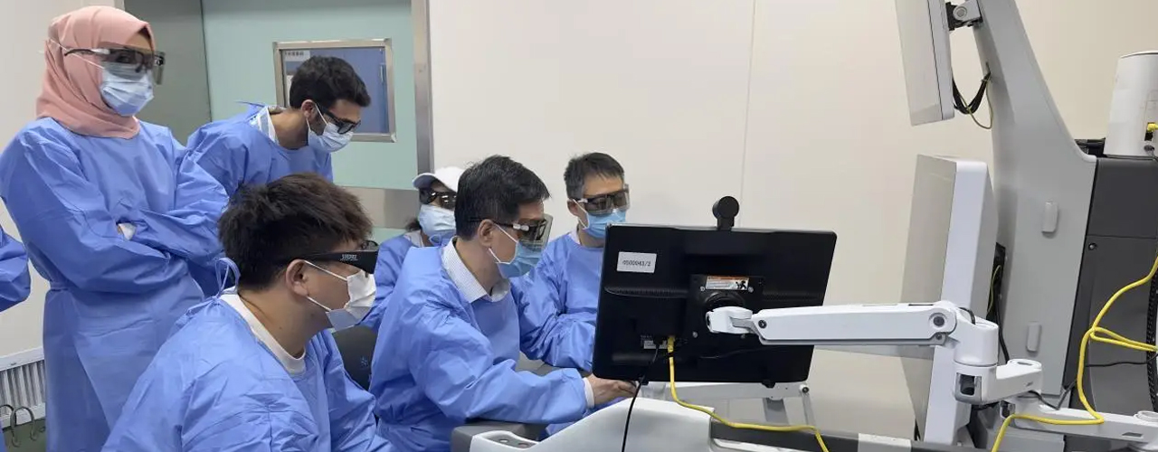 首届国际机器人腔镜技术培训班在西安成功举办